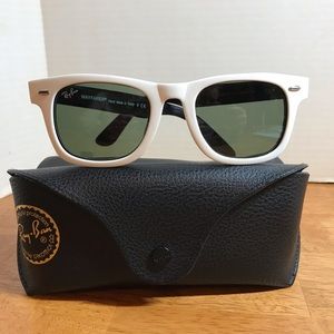 RayBan White/Black Classic Wayfarer